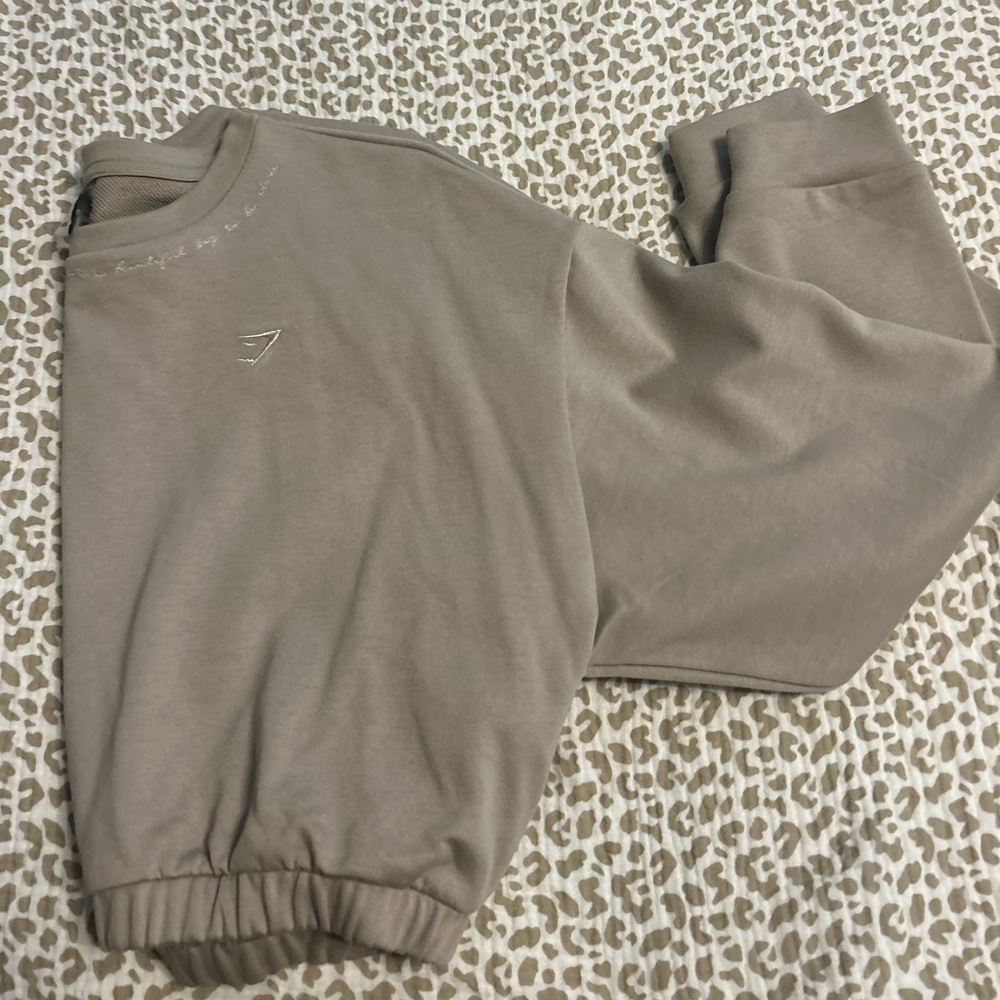Gymshark x Whitney Simmons sweatshirt